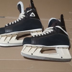 Daoust Super 99 Wayne Gretzky Perfecta Tuk Skates Size 9